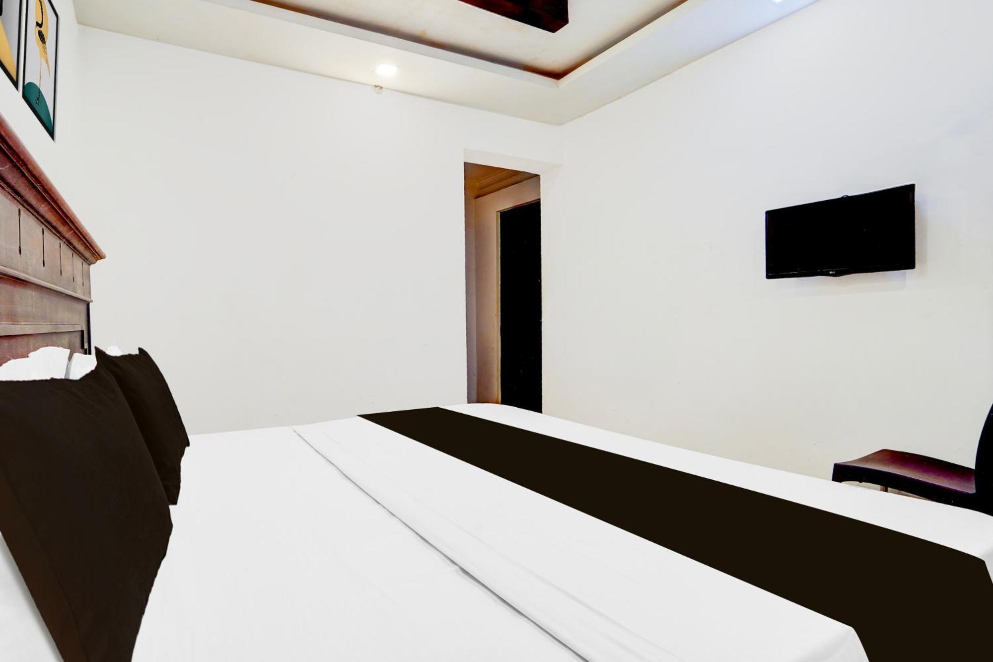 Super Hotel O Dh Road Ernakulam Kochi エクステリア 写真