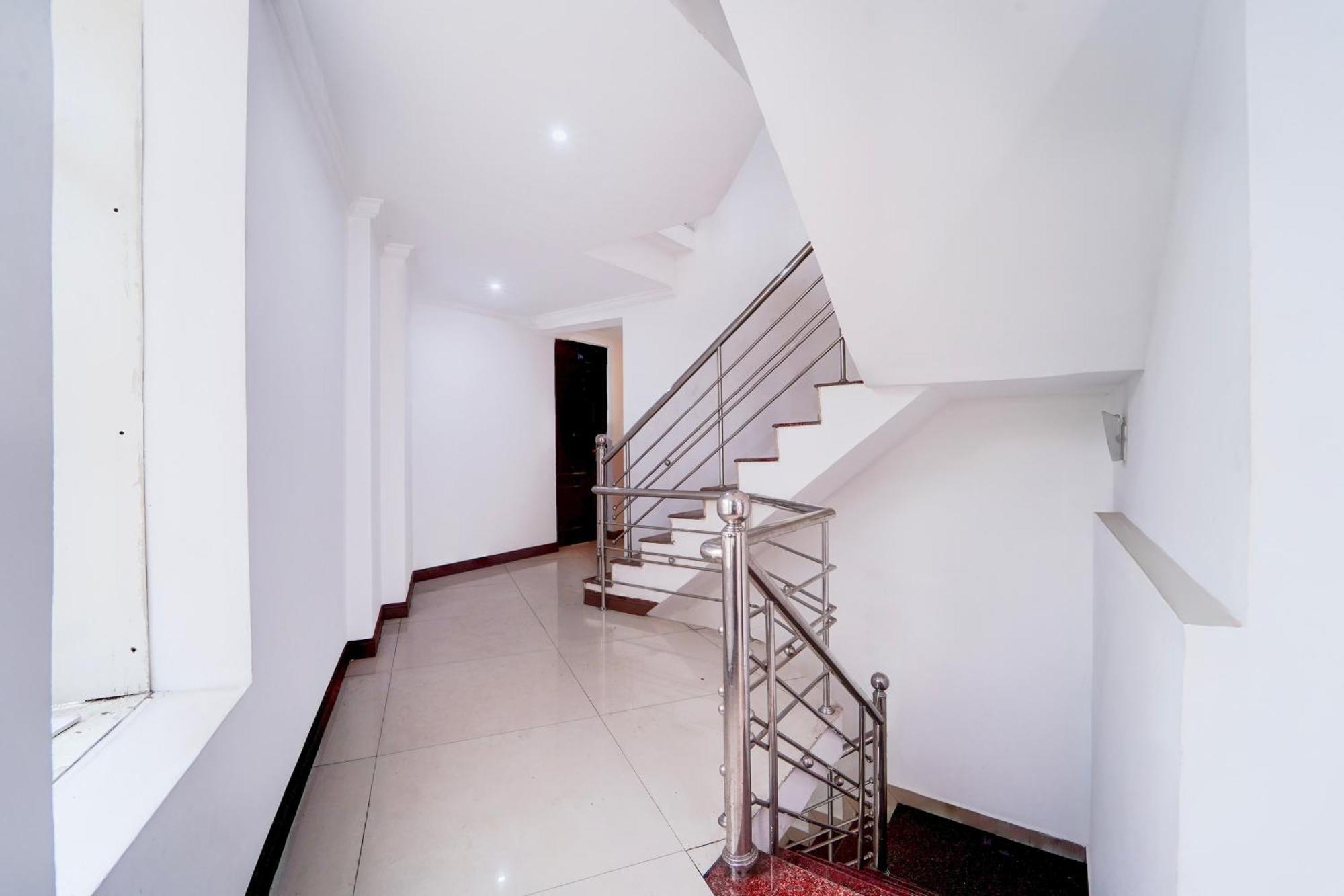 Super Hotel O Dh Road Ernakulam Kochi エクステリア 写真