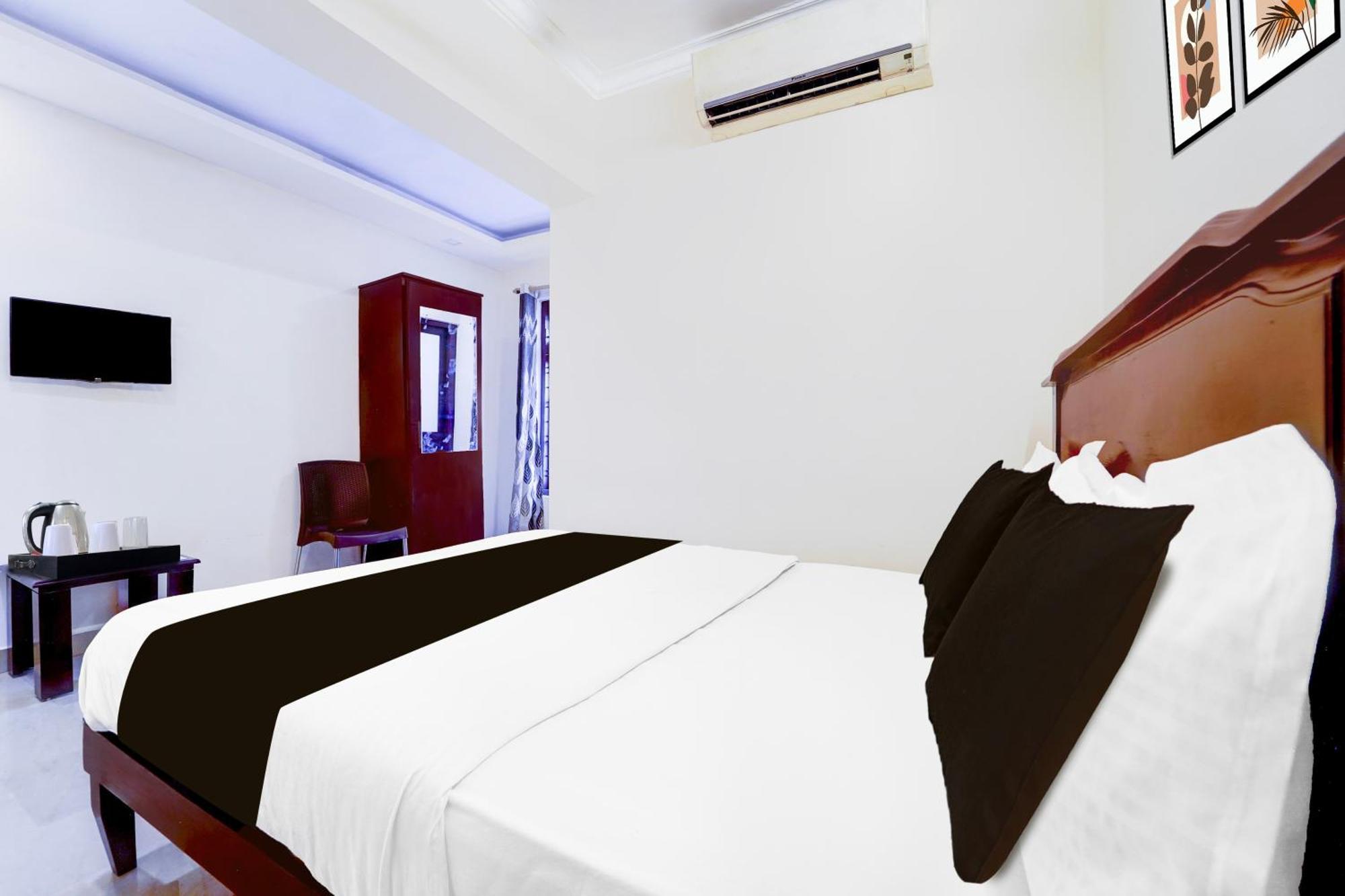 Super Hotel O Dh Road Ernakulam Kochi エクステリア 写真