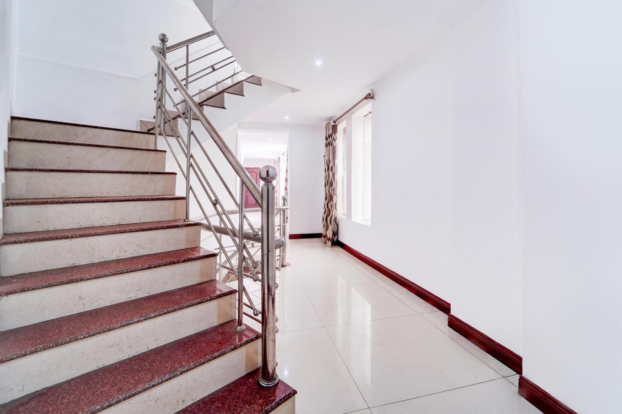 Super Hotel O Dh Road Ernakulam Kochi エクステリア 写真